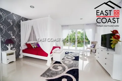Casa de 4 dormitorios en Pattaya, Tailandia № 213937 - foto 5