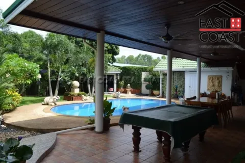 Casa de 4 dormitorios en Pattaya, Tailandia № 213941 - foto 3