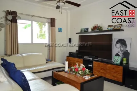 Casa de 4 dormitorios en Pattaya, Tailandia № 213941 - foto 11