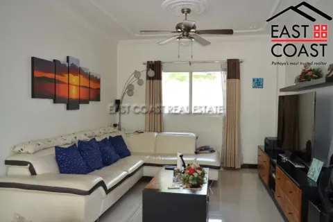 Casa de 4 dormitorios en Pattaya, Tailandia № 213941 - foto 10