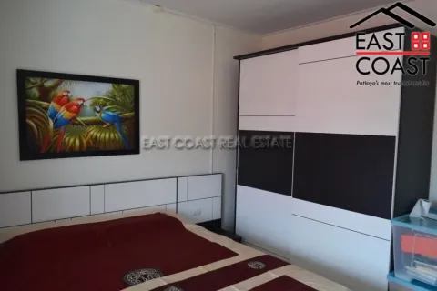 Casa de 4 dormitorios en Pattaya, Tailandia № 213941 - foto 22