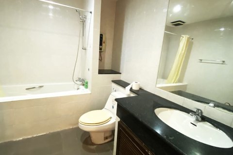 Condo in Watthana, Bangkok, Thailand, 2 bedrooms  № 200940 - photo 4