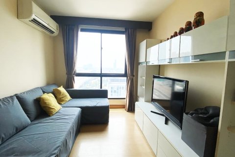 Condo in Watthana, Bangkok, Thailand, 2 bedrooms  № 200940 - photo 10