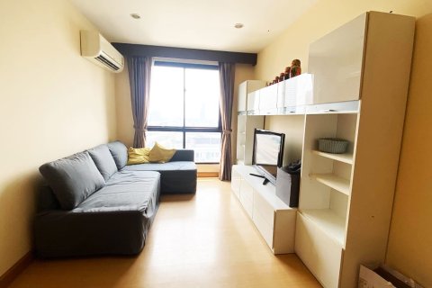 Condo in Watthana, Bangkok, Thailand, 2 bedrooms  № 200940 - photo 9