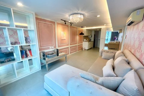 Condo in Bangkok, Thailand, 1 bedroom  № 200941 - photo 2