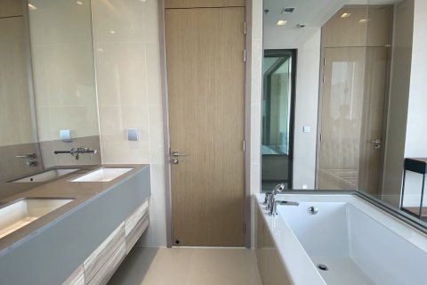 Condo in Watthana, Bangkok, Thailand, 2 bedrooms  № 200943 - photo 4