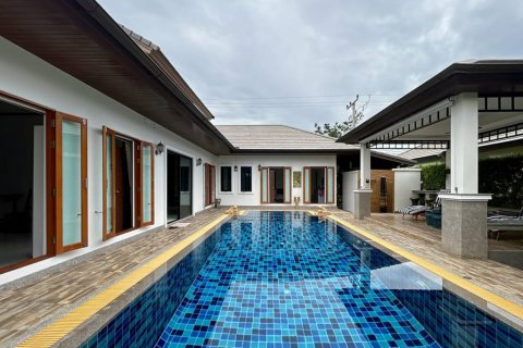 Вилла в Хуа Хине, Таиланд с 3 спальнями  № 114580 - фото 1