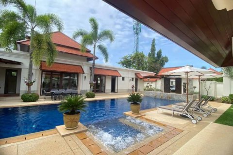 Villa in Bang Tao, Thailand 6 bedrooms № 114582 - photo 3