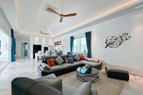 Вилла в Хуа Хине, Таиланд с 3 спальнями  № 114578 - фото 10