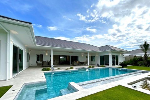 Вилла в Хуа Хине, Таиланд с 3 спальнями  № 114578 - фото 2