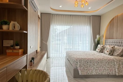 Villa in Pattaya, Thailand 3 bedrooms № 153344 - photo 15