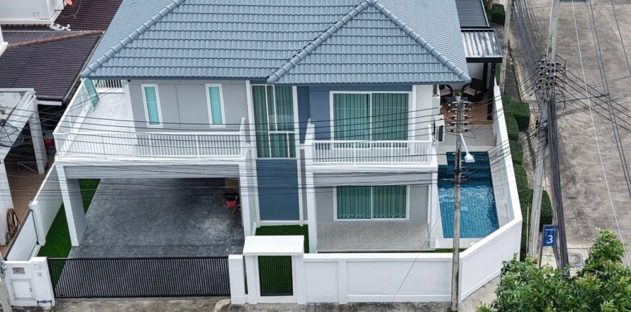 Villa in Pattaya, Thailand 3 bedrooms № 153344