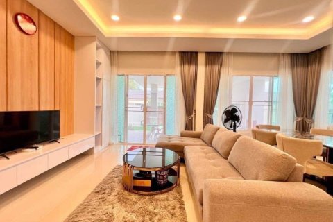 Дом в Паттайе, Таиланд с 3 спальнями  № 153342 - фото 2