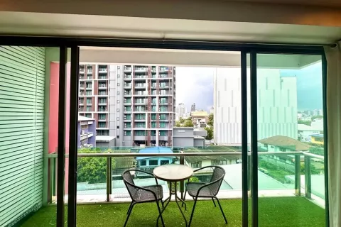 Кондоминиум с 2 спальнями в Ваттхане, Бангкок, Таиланд № 138959 - фото 3