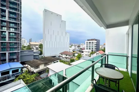 Кондоминиум с 2 спальнями в Ваттхане, Бангкок, Таиланд № 138959 - фото 2