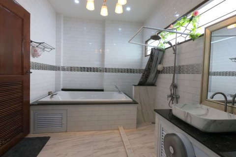 Villa à Chiang Mai, Thaïlande 4 chambres № 162515 - photo 8