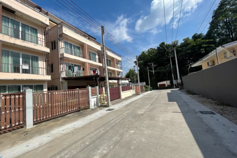 Таунхаус в Чиангмае, Таиланд с 4 спальнями  № 149156 - фото 2