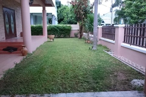 House in Pattaya, Thailand 3 bedrooms № 149161 - photo 13