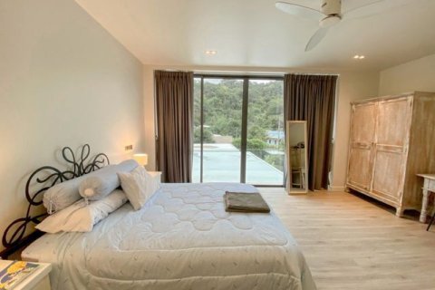 Villa in Phuket, Thailand 3 bedrooms № 159496 - photo 10
