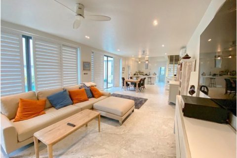 Villa in Phuket, Thailand 3 bedrooms № 159496 - photo 2