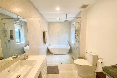 Villa in Phuket, Thailand 3 bedrooms № 159496 - photo 9