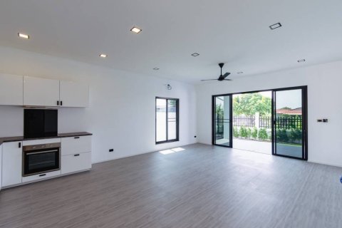 Villa in Pran Buri, Thailand 2 bedrooms № 154516 - photo 5