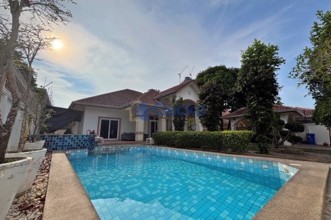 House in Pattaya, Thailand 3 bedrooms № 195880