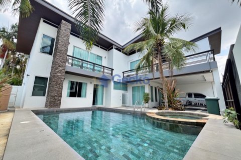 House in Pattaya, Thailand 3 bedrooms № 195879