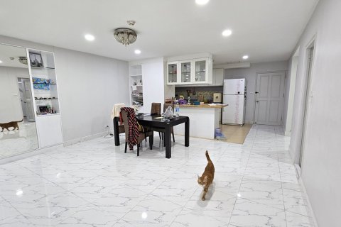 Condo à Watthana, Bangkok, Thaïlande, 3 chambres № 201113 - photo 8