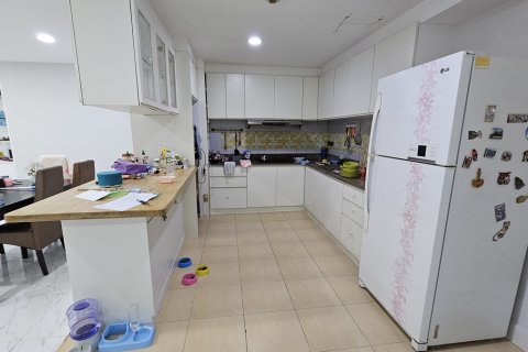 Condo à Watthana, Bangkok, Thaïlande, 3 chambres № 201113 - photo 2