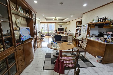 Condo à Watthana, Bangkok, Thaïlande, 3 chambres № 201112 - photo 3