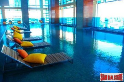 Apartment in Bangkok, Thailand 2 bedrooms № 192974 - photo 3