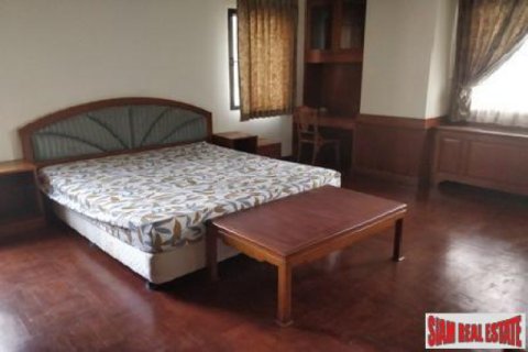 Apartment in Bangkok, Thailand 2 bedrooms № 192972 - photo 4
