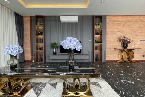 Villa in Hang Dong, Thailand 4 bedrooms № 154936 - photo 8