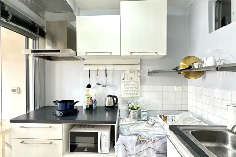 Студия в кондо в Клонг Тоэй, Бангкок, Таиланд № 154938 - фото 4