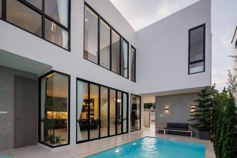 Duplex in Pattaya, Thailand 4 bedrooms № 167929 - photo 2