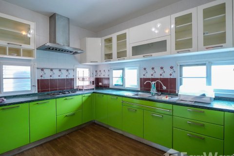 House in Phuket, Thailand 4 bedrooms № 167933 - photo 4