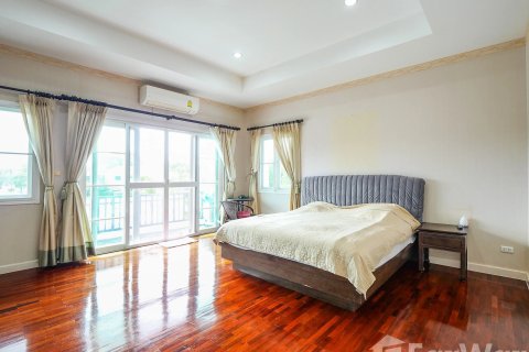 House in Phuket, Thailand 4 bedrooms № 167933 - photo 8