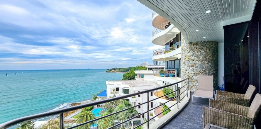 Condo in Pattaya, Thailand, 2 bedrooms  № 151177