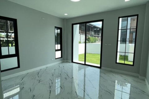 House in Chiang Mai, Thailand 4 bedrooms № 151178 - photo 12