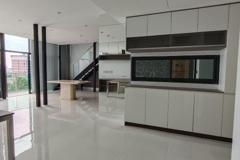 Condo in Pattaya, Thailand, 3 bedrooms  № 151175 - photo 3