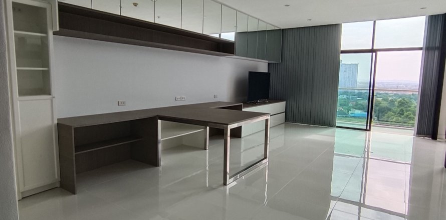 Condo in Pattaya, Thailand, 3 bedrooms  № 151175