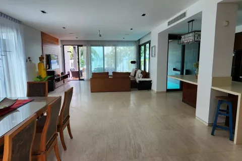 Duplex in Phuket, Thailand 3 bedrooms № 136422 - photo 8