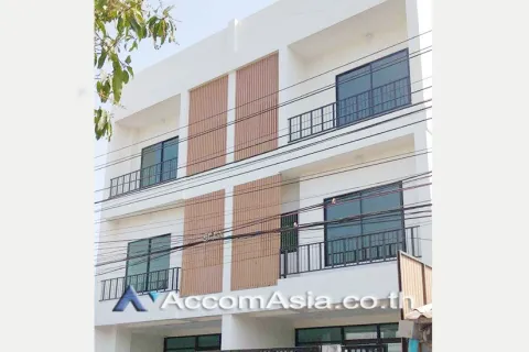 Haus in Phra Khanong, Bangkok, Thailand 4 Schlafzimmer № 214808 - Foto 2
