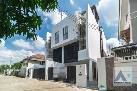 บ้านในพระโขนง, กรุงเทพฯ, ประเทศไทย 3 ห้องนอน № 214809