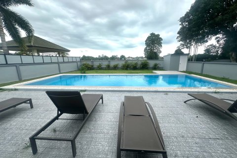 House in Pattaya, Thailand 3 bedrooms № 209818 - photo 9