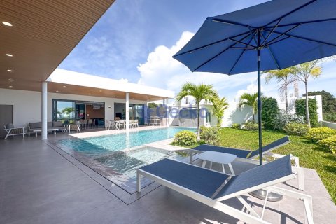 House in Pattaya, Thailand 3 bedrooms № 196166