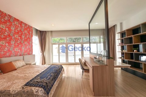 House in Pattaya, Thailand 3 bedrooms № 196165 - photo 20