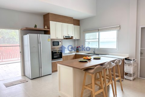 House in Pattaya, Thailand 3 bedrooms № 196165 - photo 3