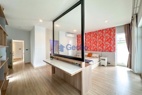 House in Pattaya, Thailand 3 bedrooms № 196165 - photo 9